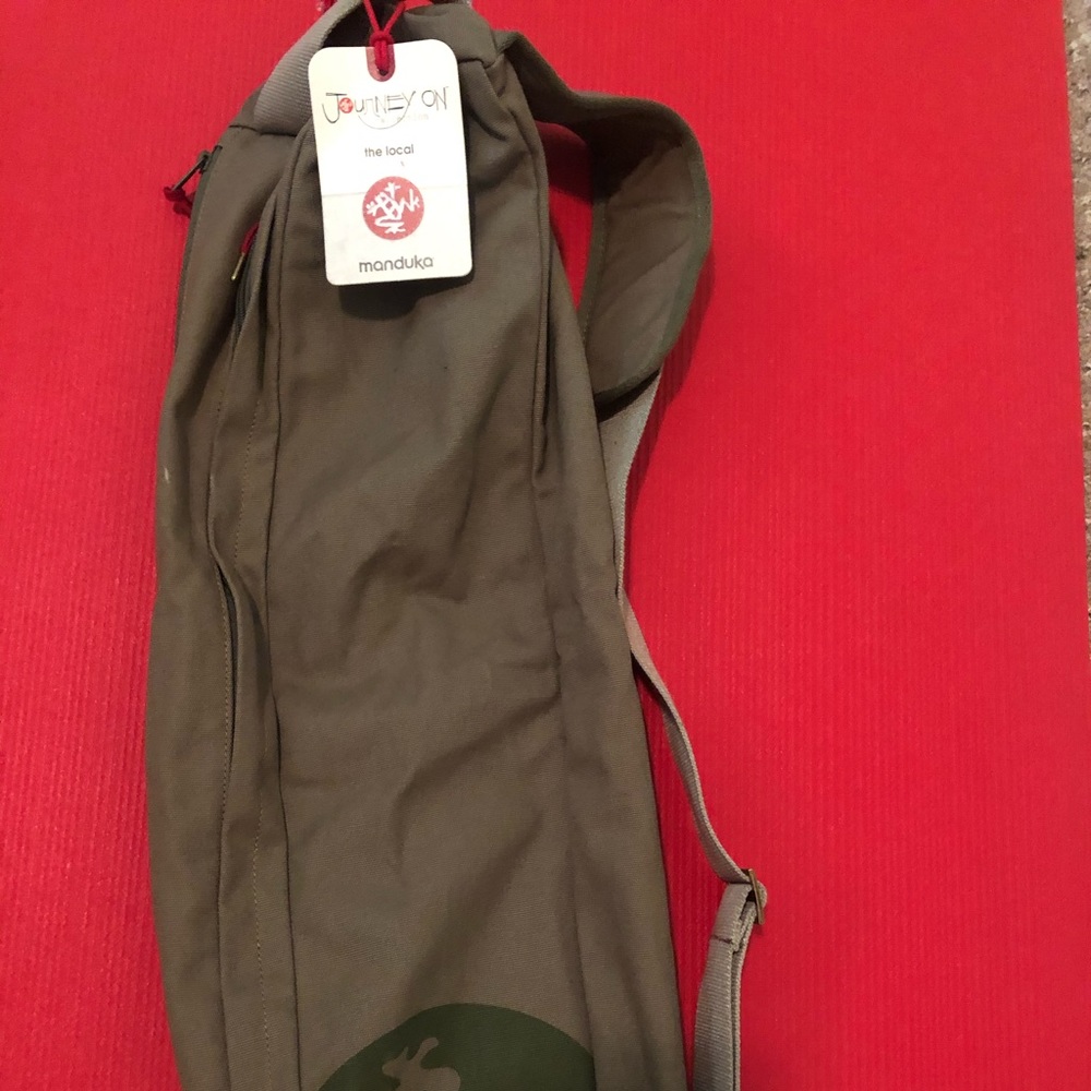Manduka “the local” mat carrier